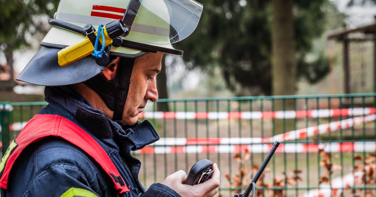 Explaining the Differences Between CB and Two-Way Radios